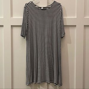 Old navy stretchy striped dress
